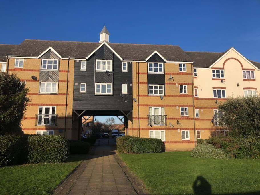 Lovely Riverside Flat Stifford Экстерьер фото